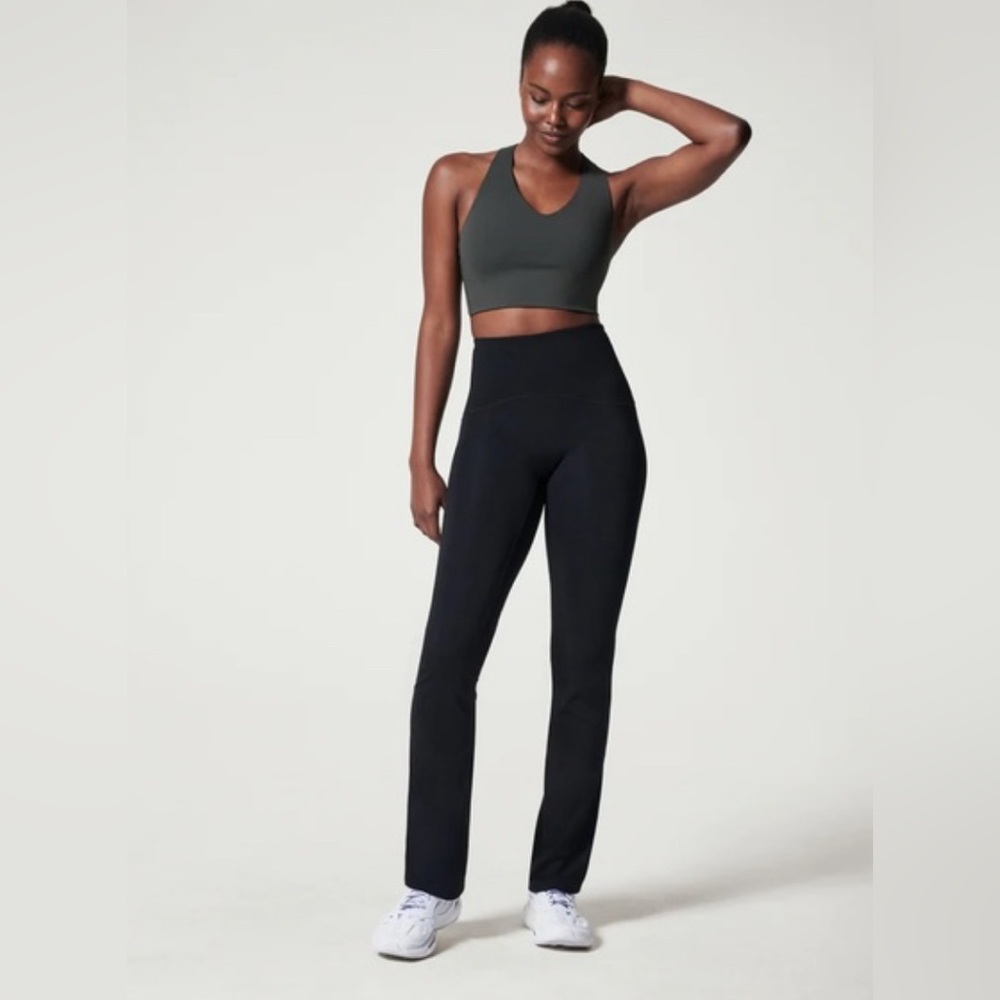 💎 Spanx 50243 Booty Boost® Flare Yoga Pant